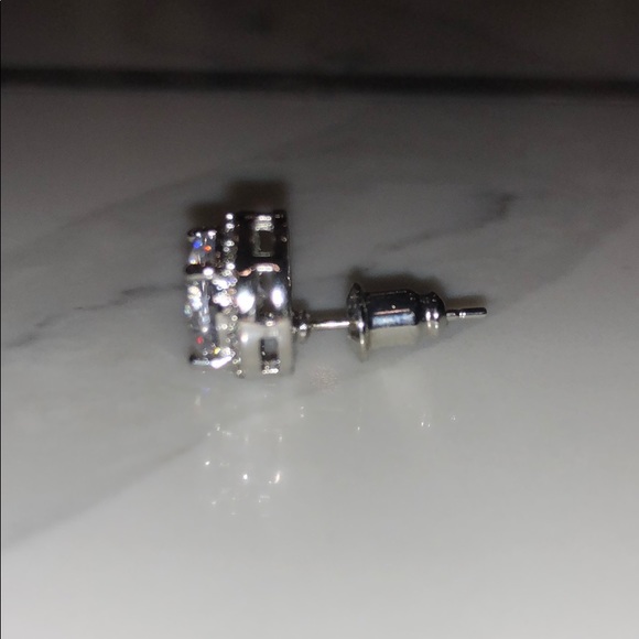 Elegant Big Stud Earrings (White Gold) - Picture 3 of 5